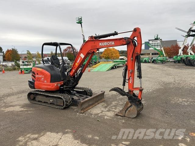 Kubota KX040-4 حفارات زحافة