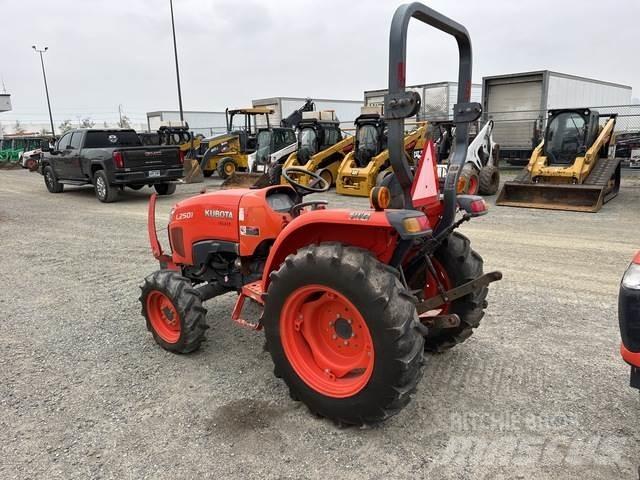 Kubota L2501D جرارات مدمجة