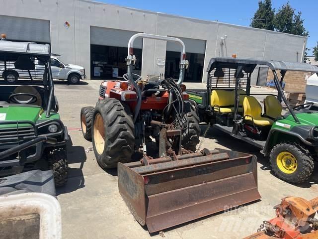 Kubota L3010D جرارات مدمجة