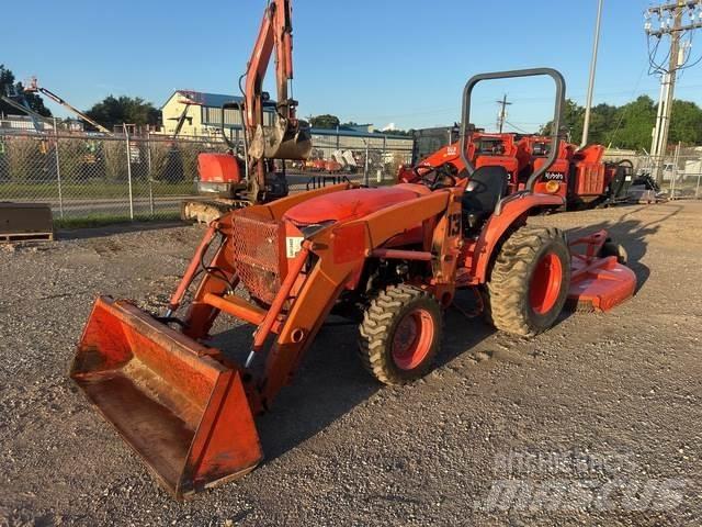 Kubota L3800 جرارات مدمجة