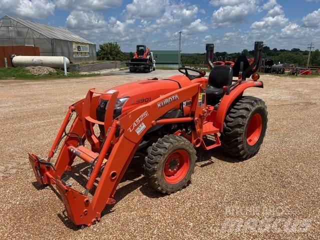 Kubota L3901D الجرارات