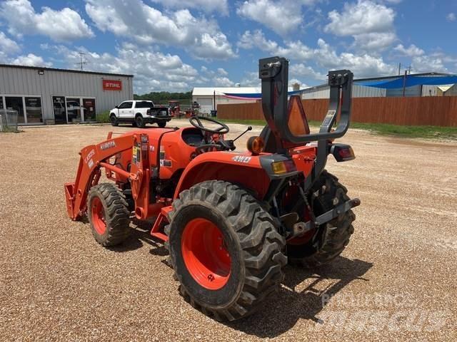 Kubota L3901D الجرارات