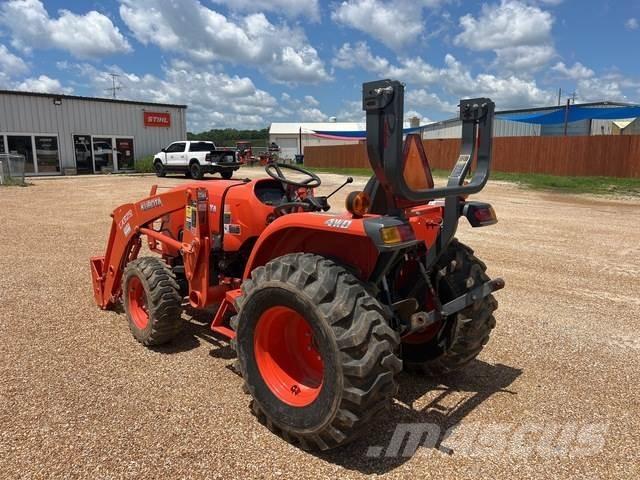 Kubota L3901D الجرارات
