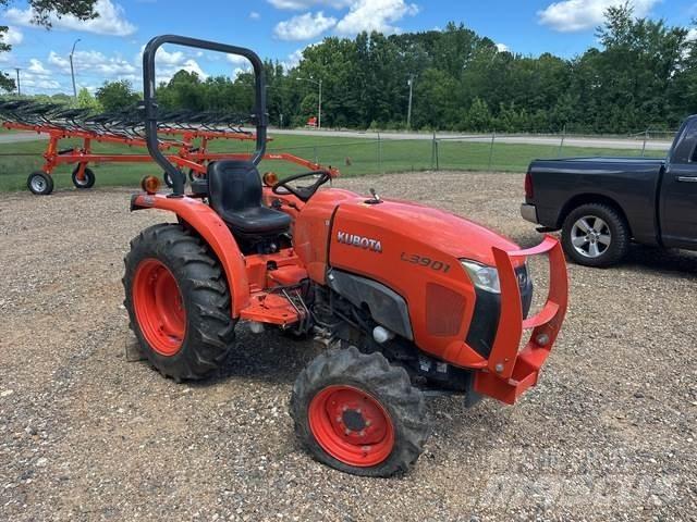 Kubota L3901DT جرارات مدمجة