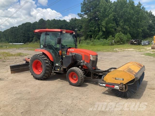 Kubota L5460 كاسحات داخلية