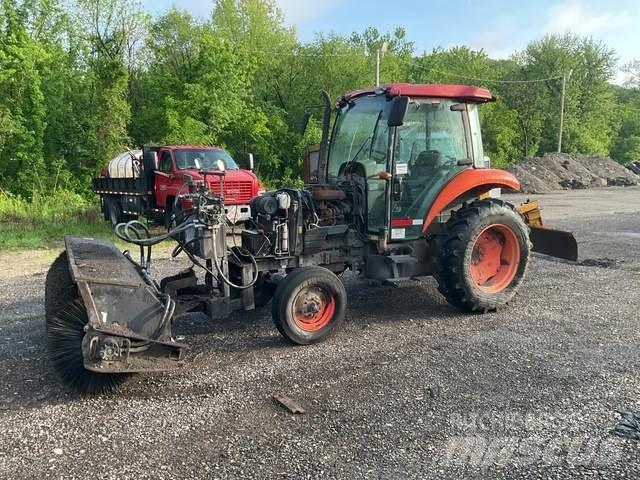 Kubota M5040 كاسحات داخلية