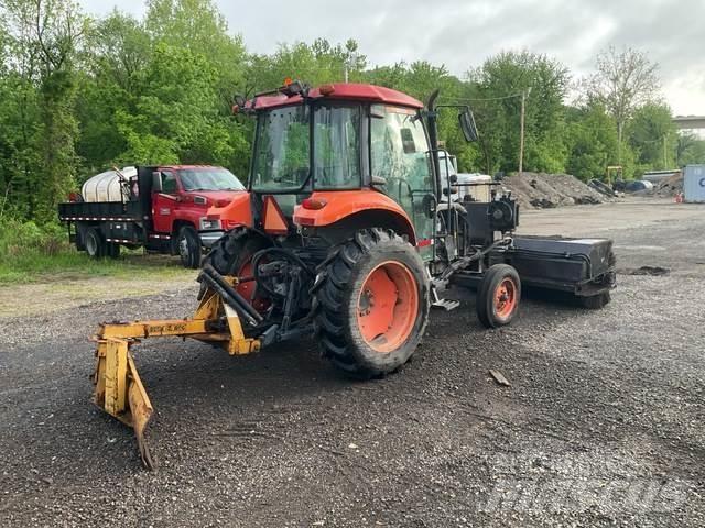 Kubota M5040 كاسحات داخلية