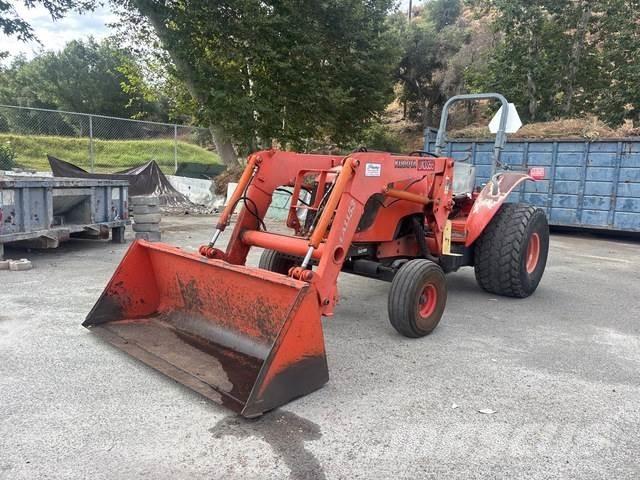Kubota M5040F جرارات مدمجة