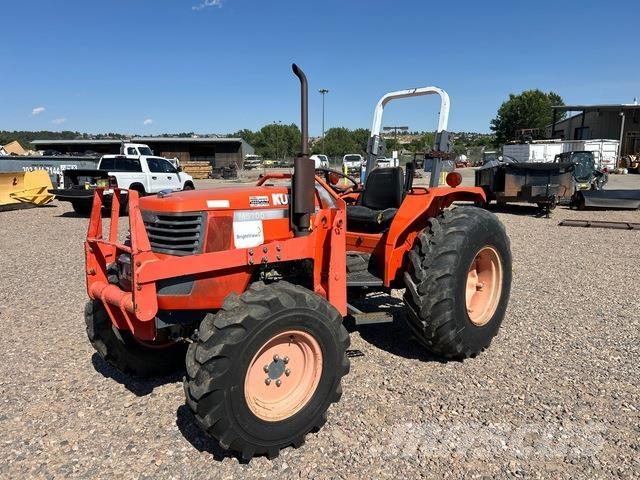 Kubota M5700 جرارات مدمجة