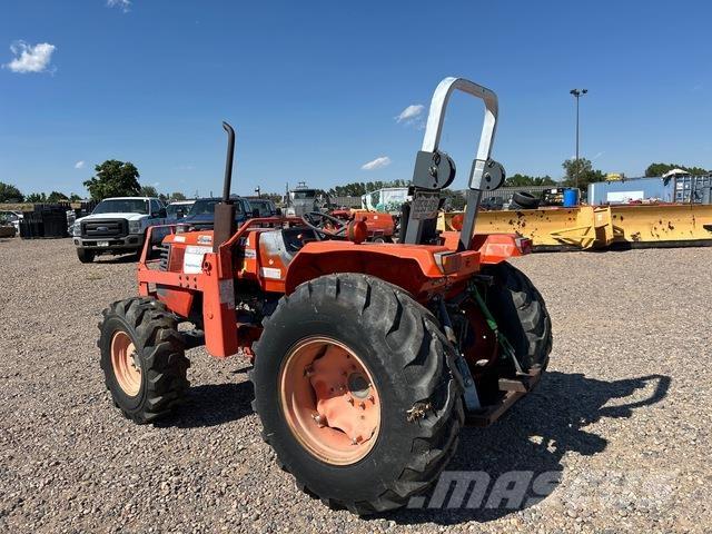 Kubota M5700 جرارات مدمجة