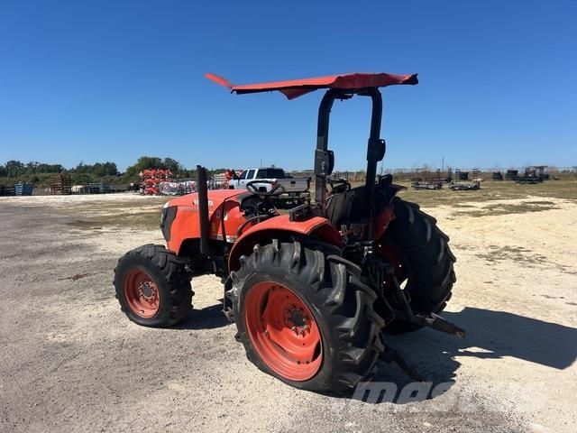 Kubota M6060 الجرارات
