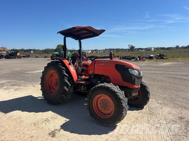 Kubota M6060 الجرارات