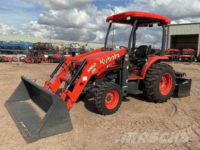 Kubota M62 لوادر وحفارات أمامية