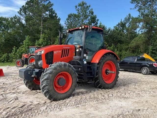 Kubota M7-132D الجرارات