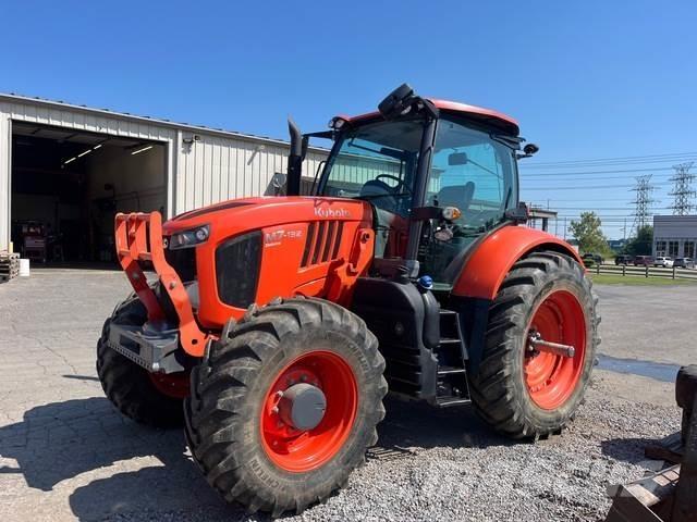 Kubota M7-132D الجرارات