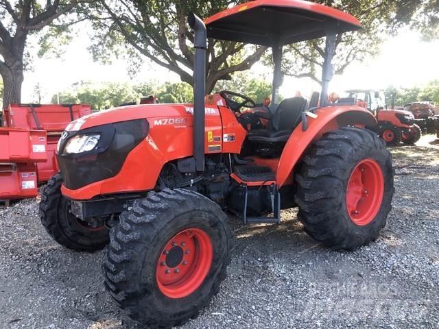 Kubota M7060HD جرارات مدمجة