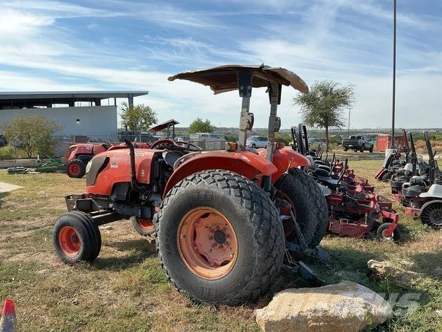 Kubota M8540 الجرارات