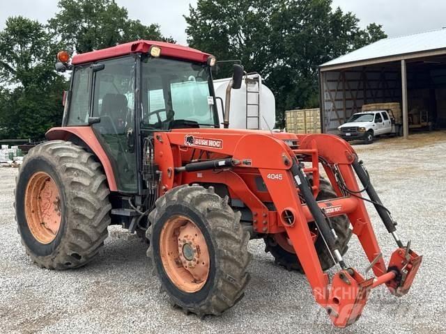 Kubota M9000 الجرارات