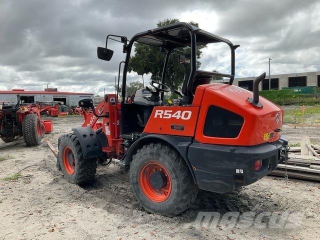 Kubota R540R41 لوادر بعجل