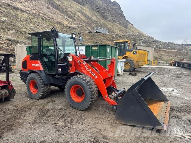 Kubota R640 لوادر بعجل