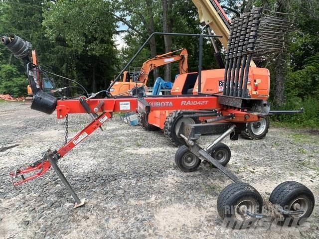 Kubota RA1042T مكابس وميبسات التبن
