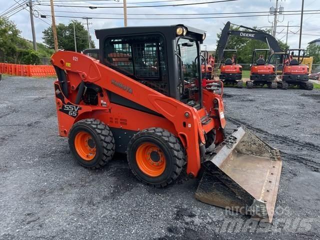 Kubota SSV65 لوادر انزلاقية التوجيه