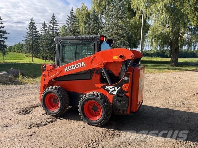Kubota SSV65 لوادر انزلاقية التوجيه