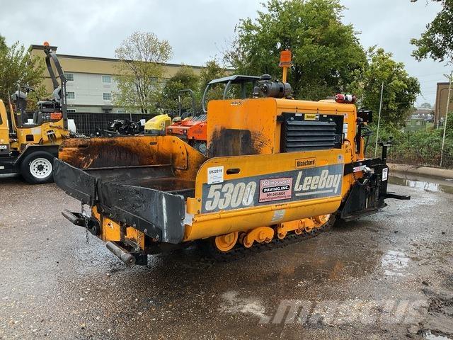 LeeBoy 5300 معدات السفلتة