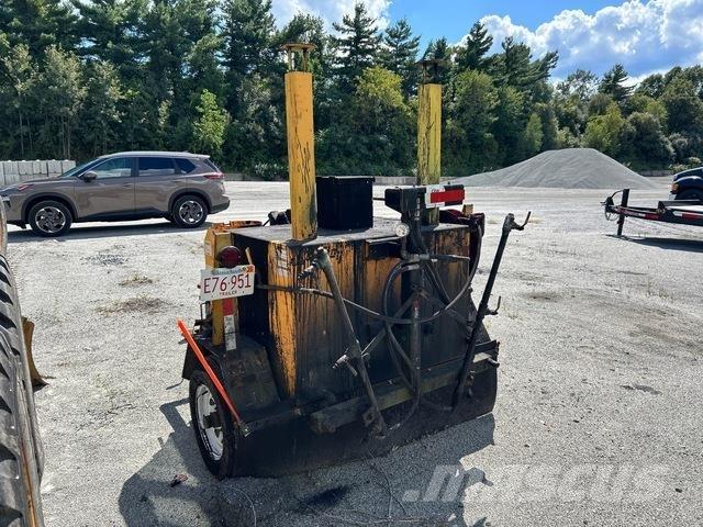 LeeBoy L250T عربات نقل المواد