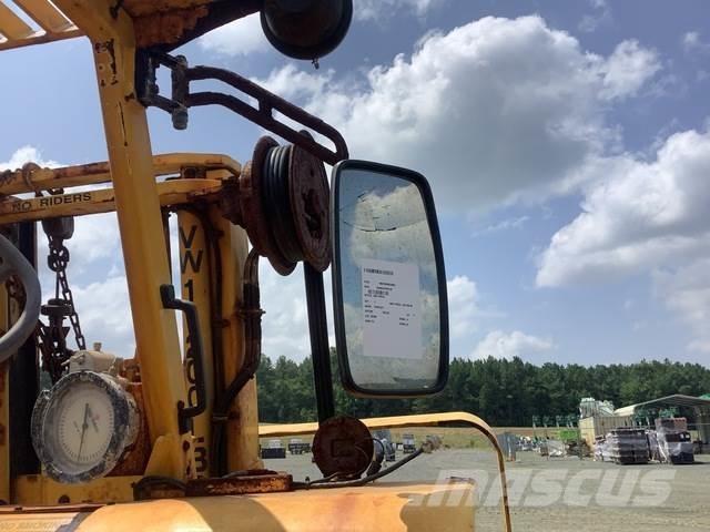 Liftking  شاحنات الطرق الوعرة
