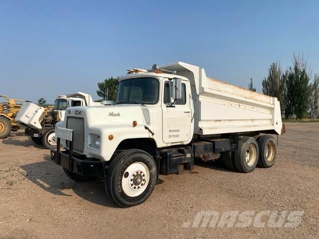 Mack  شاحنات قلابة