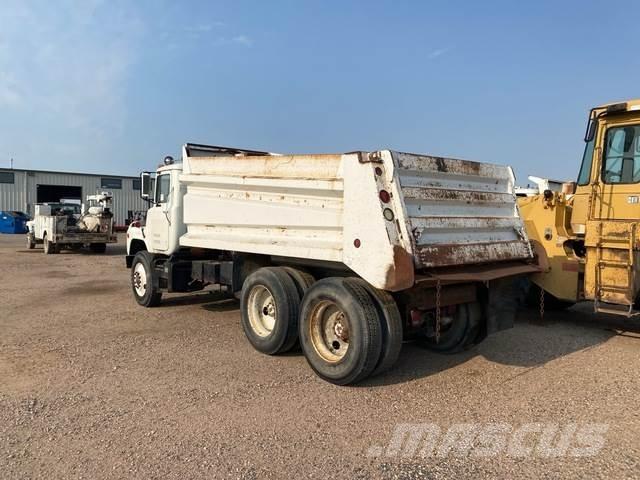 Mack  شاحنات قلابة
