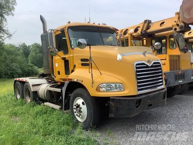 Mack 600 وحدات الجر