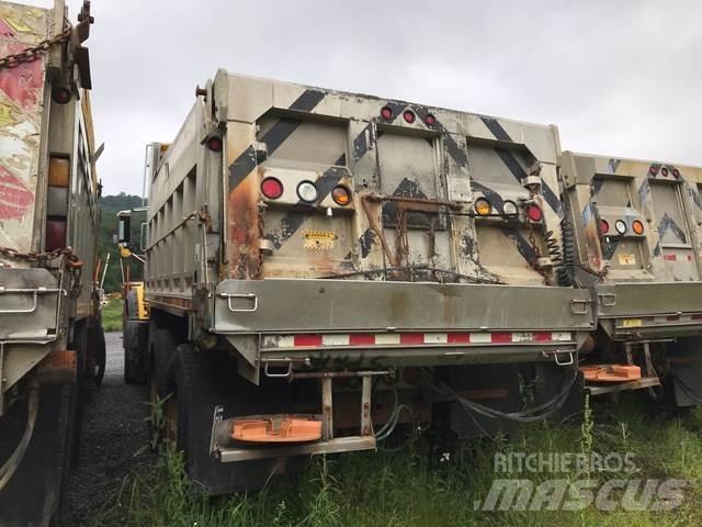 Mack 700 حراثات ونصول الجليد
