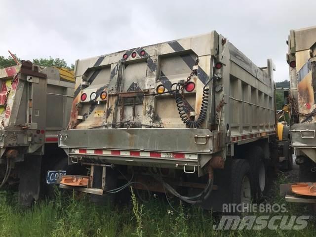Mack 700 حراثات ونصول الجليد
