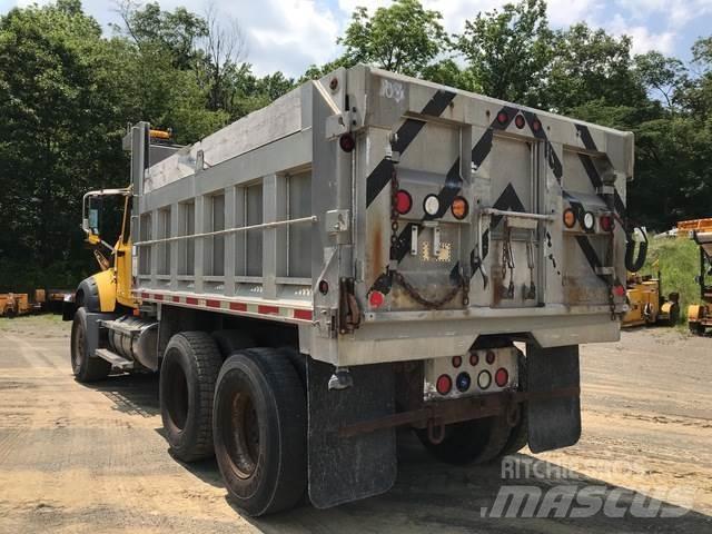Mack 700 حراثات ونصول الجليد