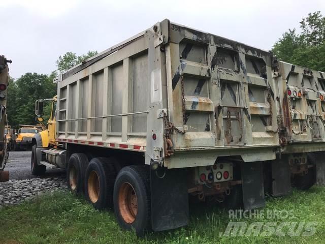 Mack 700 حراثات ونصول الجليد
