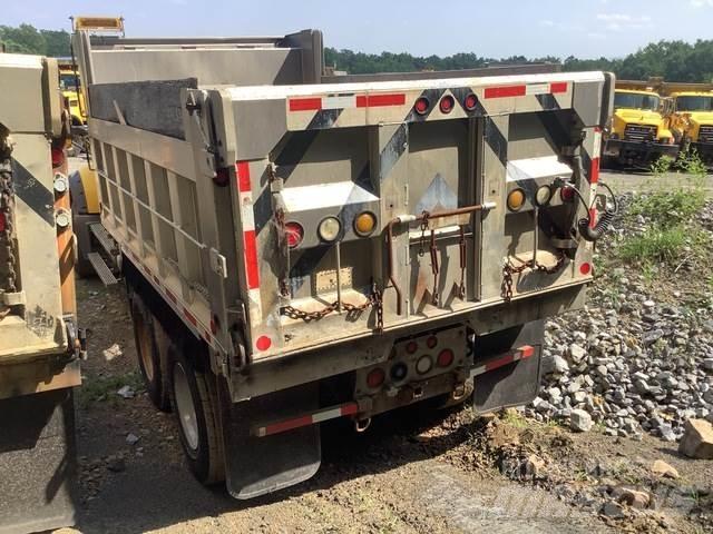 Mack 700 حراثات ونصول الجليد