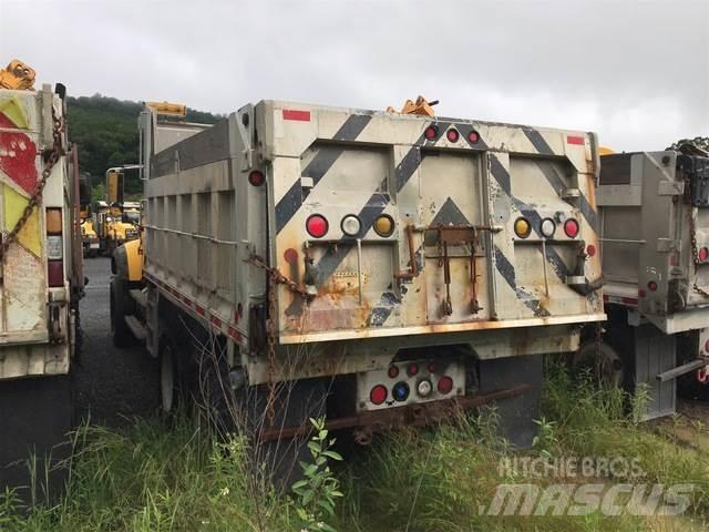 Mack 700 حراثات ونصول الجليد