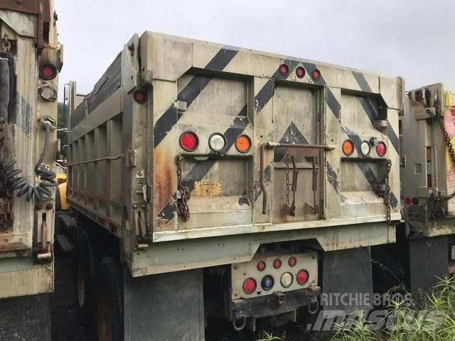 Mack 700 حراثات ونصول الجليد