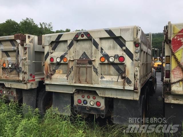 Mack 700 حراثات ونصول الجليد