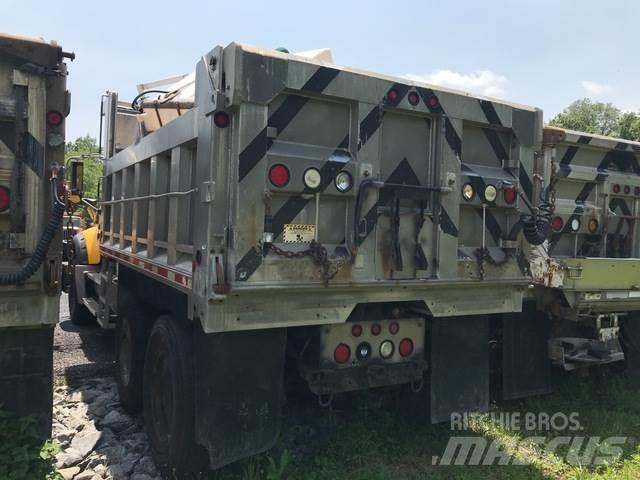 Mack 700 حراثات ونصول الجليد