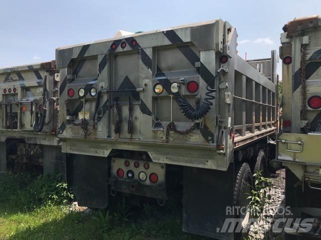 Mack 700 حراثات ونصول الجليد