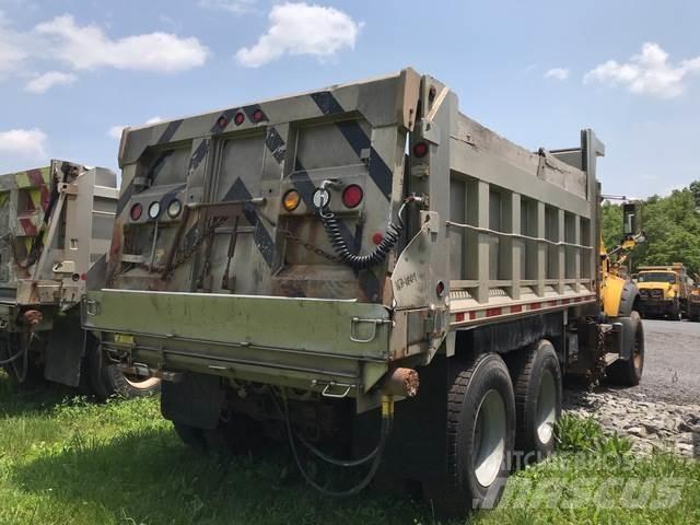 Mack 700 حراثات ونصول الجليد