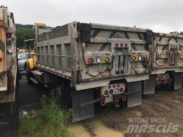 Mack 700 حراثات ونصول الجليد
