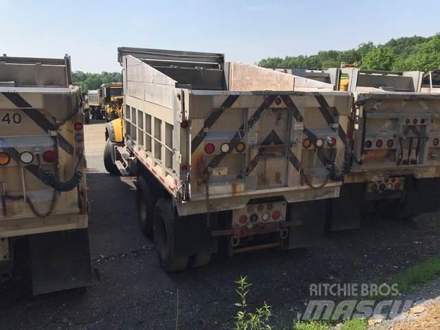Mack 700 حراثات ونصول الجليد