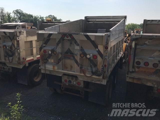 Mack 700 حراثات ونصول الجليد