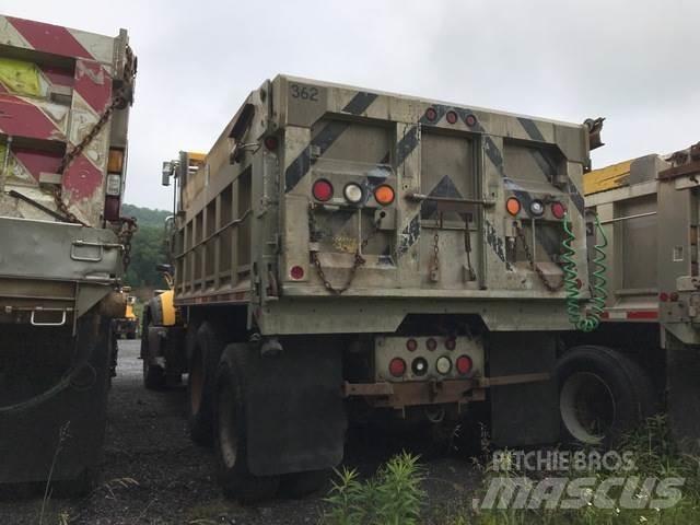 Mack 700 حراثات ونصول الجليد
