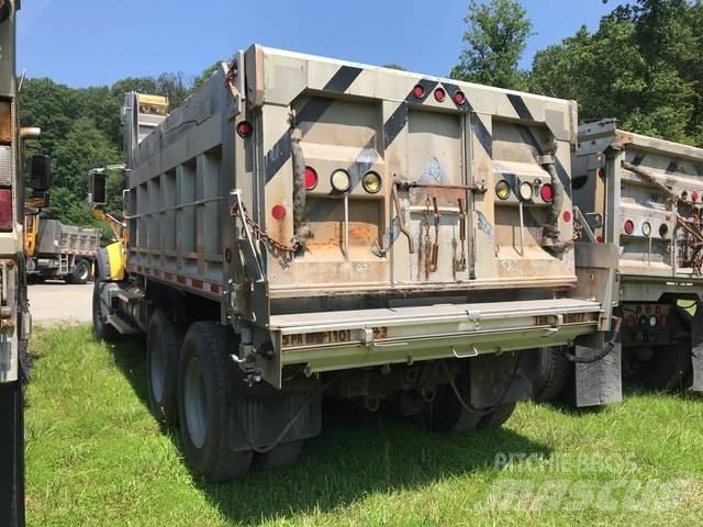 Mack 700 حراثات ونصول الجليد