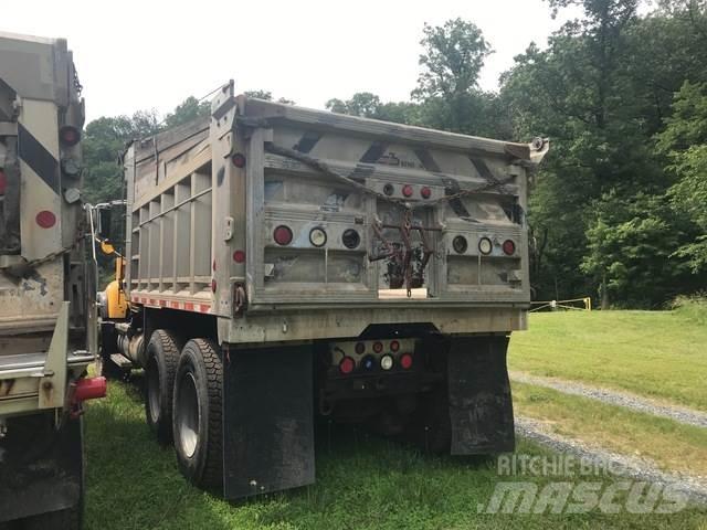 Mack 700 حراثات ونصول الجليد